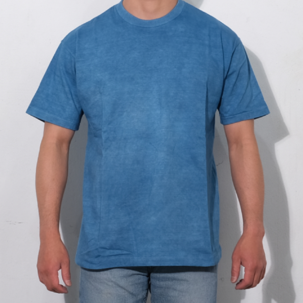 Round T-shirt made in Japan, indigo dyed (shelf)